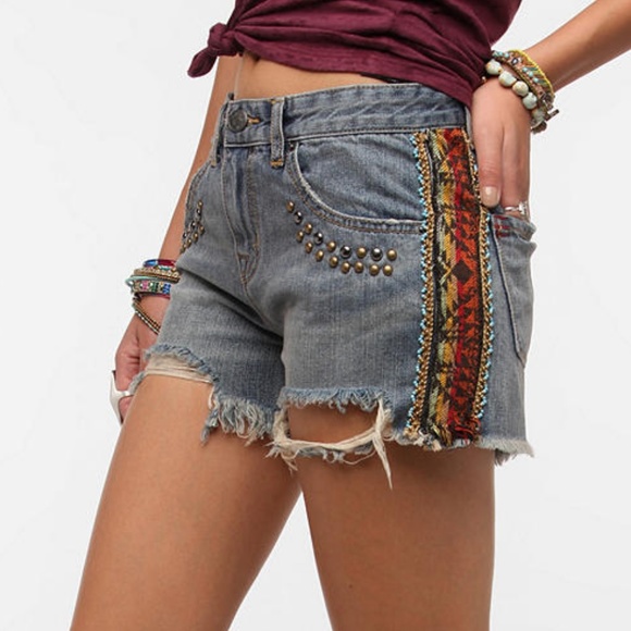 UO BDG Mid Rise FREJA Denim Cutoff Shorts - Picture 1 of 6